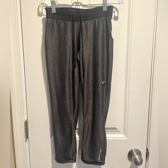 NIKE Dri-Fit Relay Capri Leggings - Picture 1 of 6